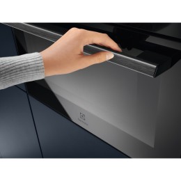 Встраиваемая микроволновая печь Electrolux EVM6E46Z