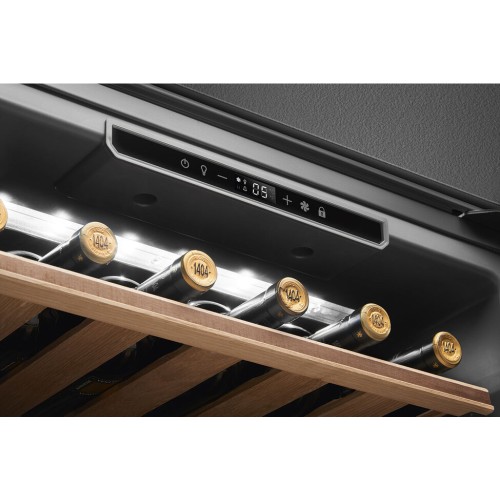 Винный шкаф Smeg CVI121B3