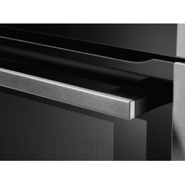 Духовой шкаф с СВЧ CombiQuick AEG KME768080M