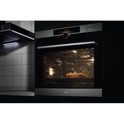 Духовой шкаф AEG BSK999330M