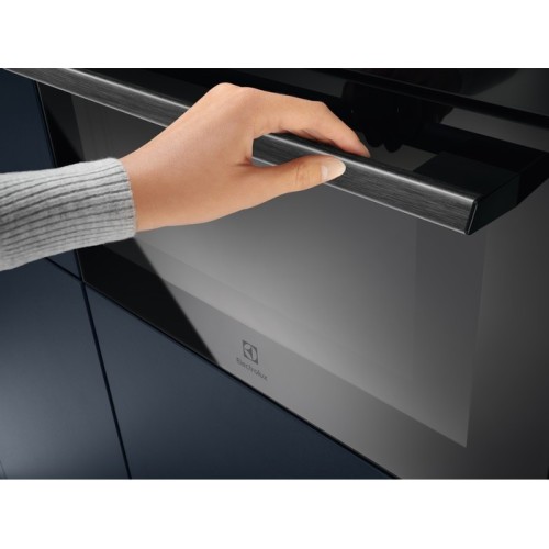 Духовой шкаф Electrolux EVL8E08Z