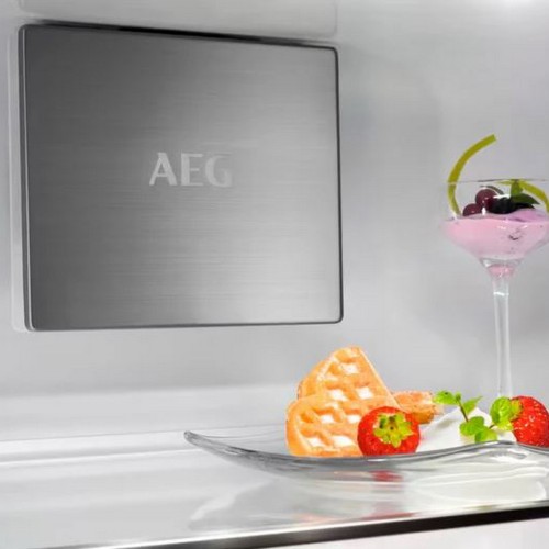 Встраиваемый холодильник AEG NSC7P751ES купить в Москве и Санкт-Петербурге