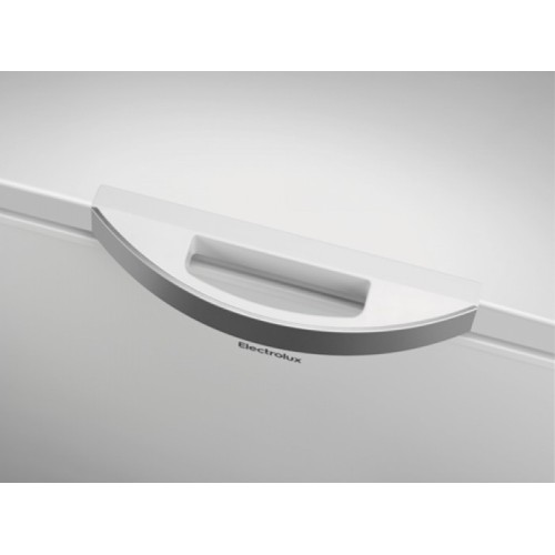 Морозильный ларь Electrolux LCB3LF38W0