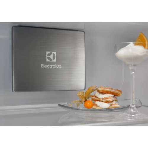Встраиваемый холодильник Electrolux ENP7TD75S