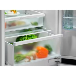 Встраиваемый холодильник Electrolux ENT6MD18S3