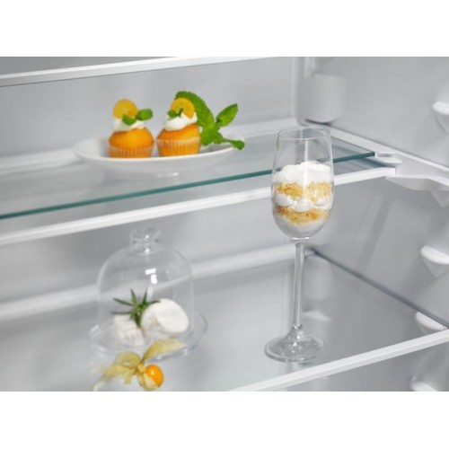 Встраиваемый холодильник Electrolux LNG7TE18S