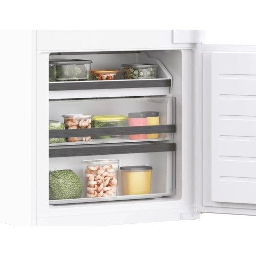 Встраиваемый холодильник Haier HBW5719ERU