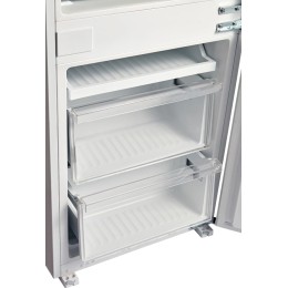 Встраиваемый холодильник Hyundai CC4023F