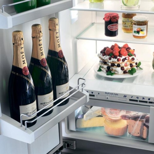 Холодильник Liebherr CBNes 6256 PremiumPlus BioFresh NoFrost