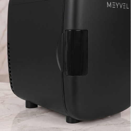 Холодильник для косметики и напитков Meyvel MB-04C4B купить в Москве и Санкт-Петербурге