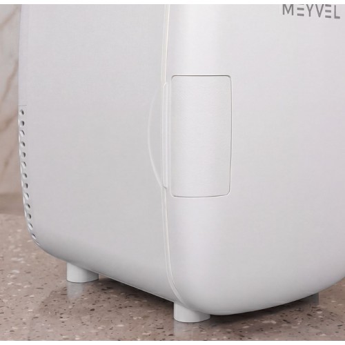 Холодильник для косметики и напитков Meyvel MB-04C4W купить в Москве и Санкт-Петербурге