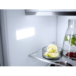 Встраиваемый холодильник Miele K 7733 E