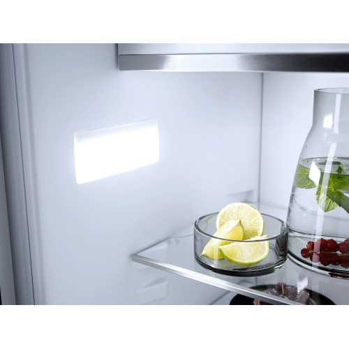 Встраиваемый холодильник Miele K 7743 E
