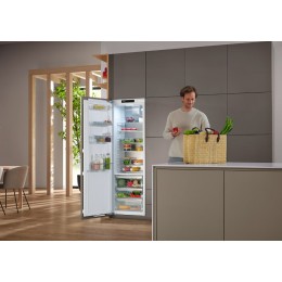 Встраиваемый холодильник Miele K 7747 C