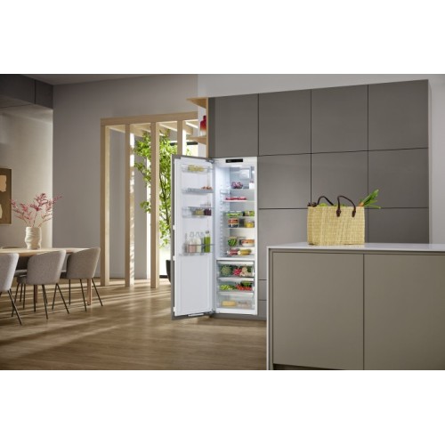Встраиваемый холодильник Miele K 7747 D