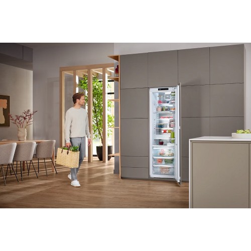 Встраиваемый холодильник Miele K 7797 C R