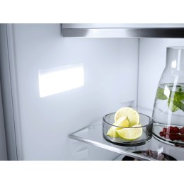 Встраиваемый холодильник Miele KF 7731 E