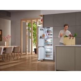 Встраиваемый холодильник Miele KFN 7795 C