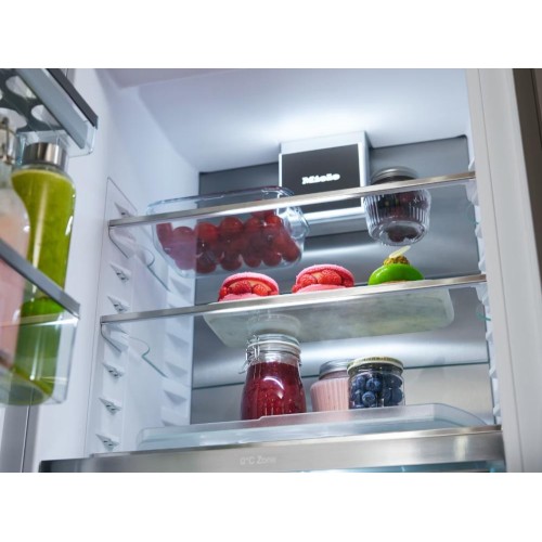 Встраиваемый холодильник Miele KFN 7795 C