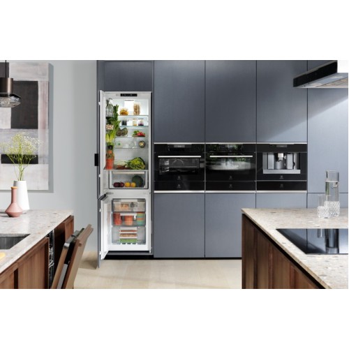 Встраиваемая кофемашина Electrolux KBC65X