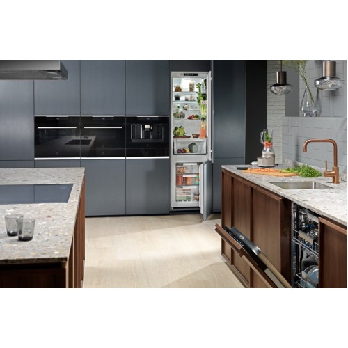 Встраиваемая кофемашина Electrolux KBC65X