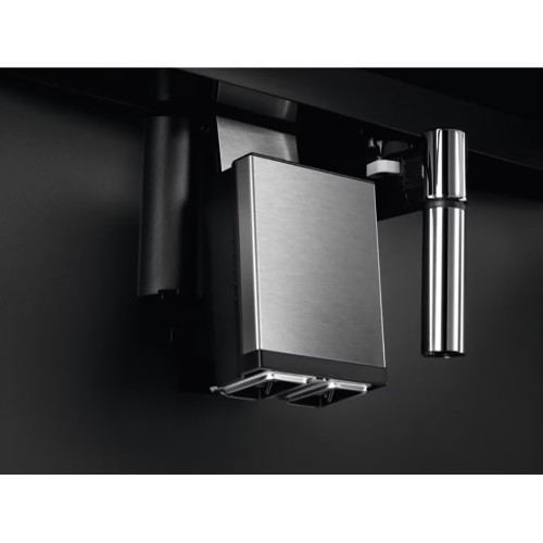 Встраиваемая кофемашина Electrolux EBC85X