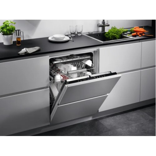 Встраиваемая посудомоечная машина AEG FSK93718P