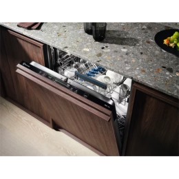 Встраиваемая посудомоечная машина Electrolux EEG47300L