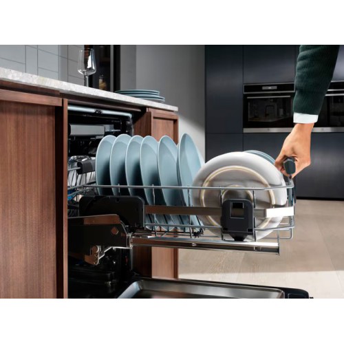 Встраиваемая посудомоечная машина Electrolux EEC67310L