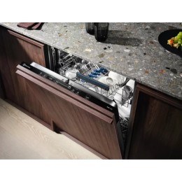 Встраиваемая посудомоечная машина Electrolux EEQ 47200 L