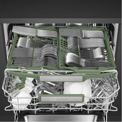 Встраиваемая посудомоечная машина Smeg STL7322BQL