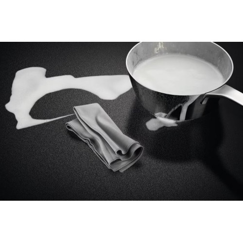 Варочная панель со встроенной вытяжкой AEG TH84CC23CZ