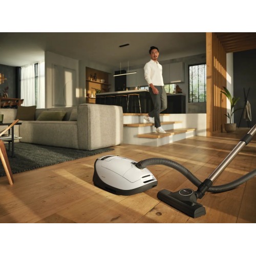 Пылесос Miele SGDA3 Complete C3 125 Edition белый лотос