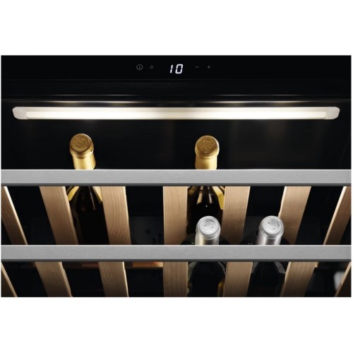 Встраиваемый винный шкаф AEG KWE884520M