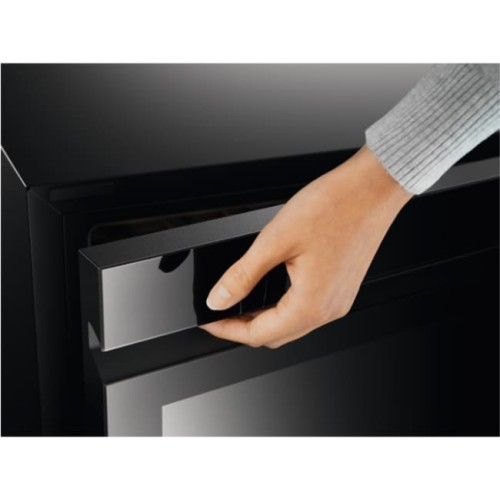 Встраиваемый винный шкаф AEG AWUS018B7B