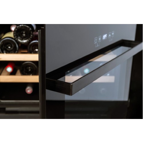 Винный шкаф La Sommeliere LSBI28B